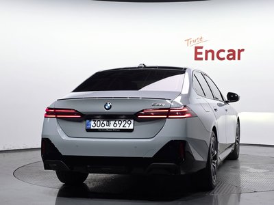 BMW 5 SERIES - 4