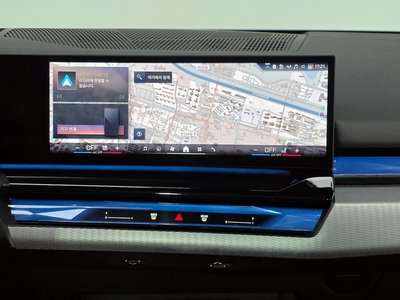 2025 BMW 5 SERIES — миниатюра 21