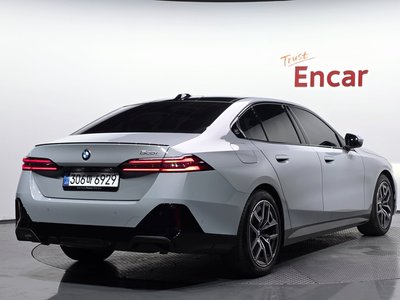 BMW 5 SERIES - 2