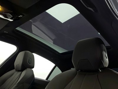 2025 BMW 5 SERIES — миниатюра 26