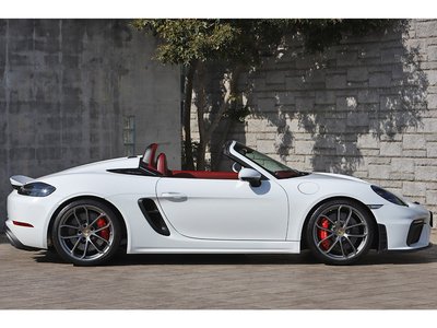 PORSCHE 718 SPYDER - 7
