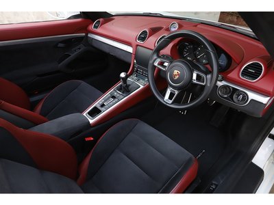 PORSCHE 718 SPYDER - 2