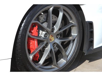 PORSCHE 718 SPYDER - 10