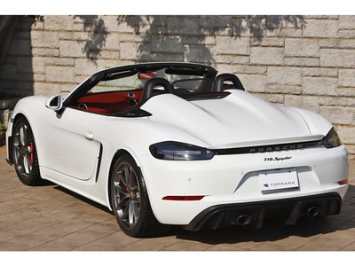 PORSCHE 718 SPYDER - 9