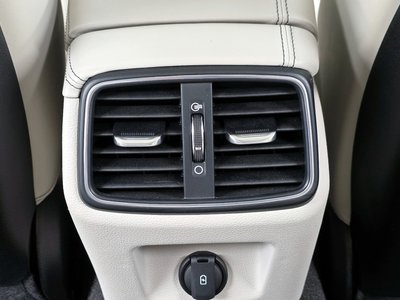 2022 Genesis THE NEW G70 缩略图 31