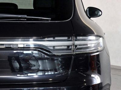 PORSCHE MACAN - 10