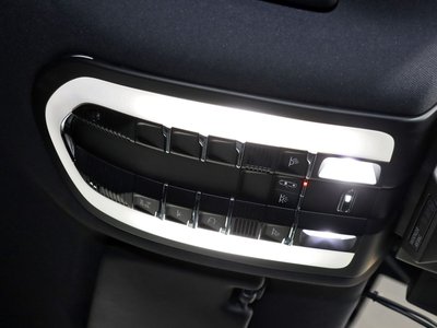 2020 Porsche MACAN 缩略图 12