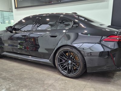 2025 BMW M5 缩略图 13