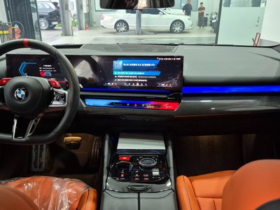 2025 BMW M5 photo 4