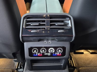 2025 BMW M5 photo 10