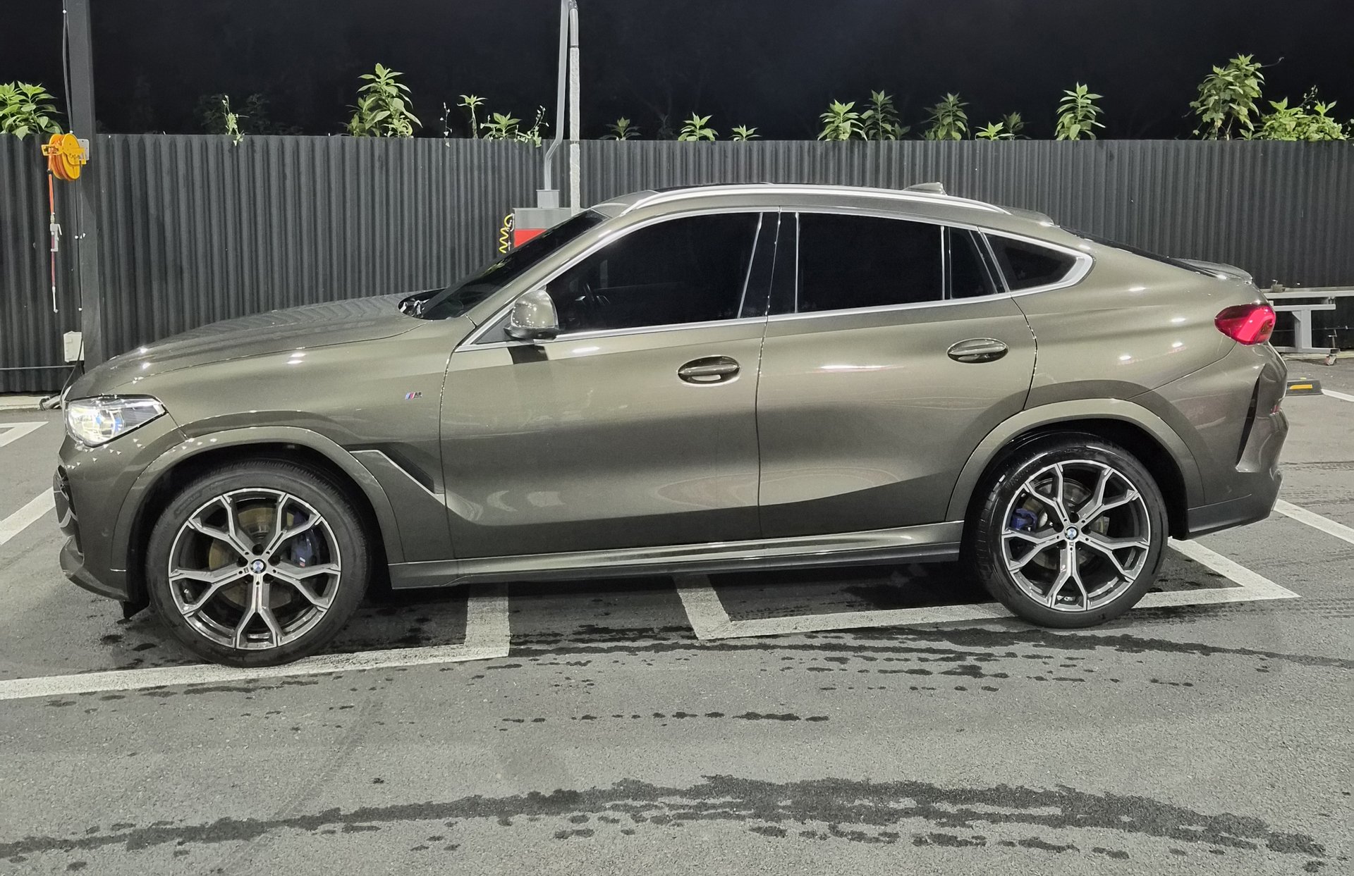 BMW X6 - View 1
