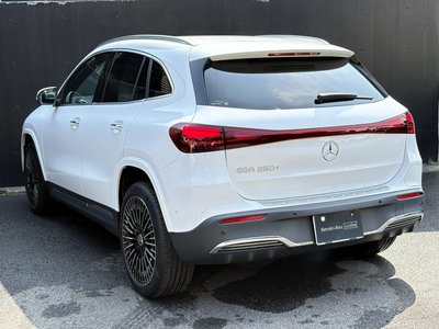 MERCEDES-BENZ EQA - 8