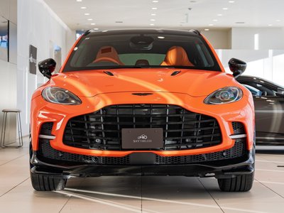 ASTON MARTIN DBX - 4