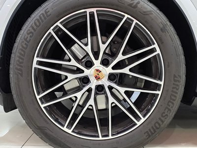 2025 Porsche CAYENNE — миниатюра 20