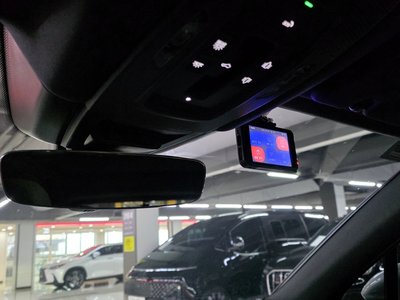 2025 Porsche CAYENNE — миниатюра 19