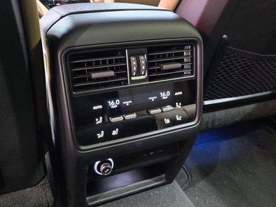 2025 Porsche CAYENNE — миниатюра 18