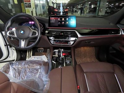 BMW 6 SERIES GT - 10