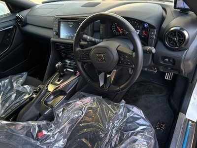 NISSAN GT-R - 4