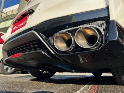 NISSAN GT-R - 10