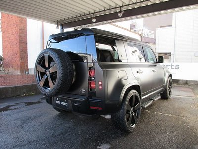 LAND ROVER DEFENDER - 4