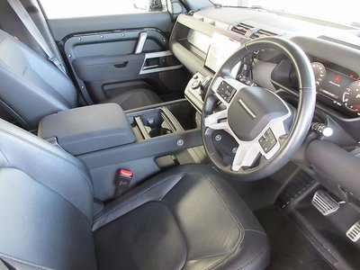 LAND ROVER DEFENDER - 8