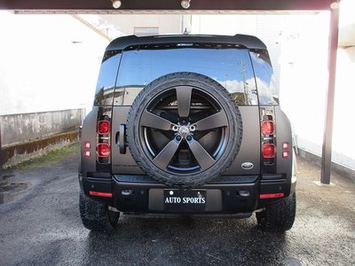 LAND ROVER DEFENDER - 5