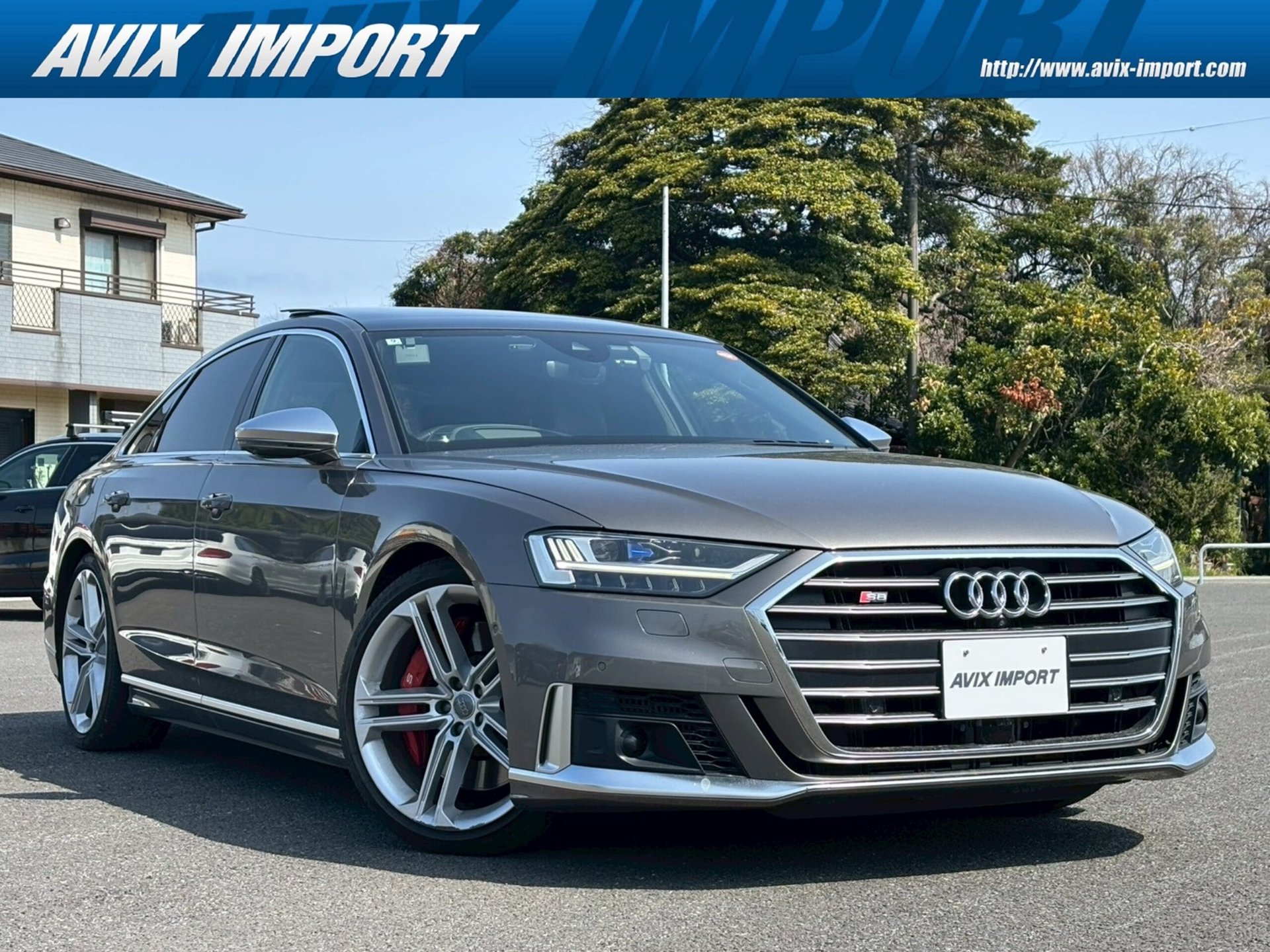 AUDI S8 - View 1