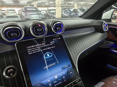 2026 Mercedes-BENZ GLC photo 10
