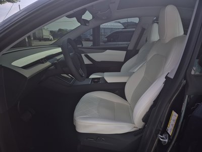 TESLA MODEL Y - 9