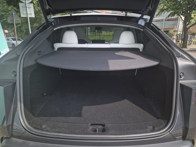 TESLA MODEL Y - 5