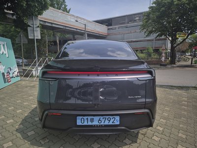 TESLA MODEL Y - 4