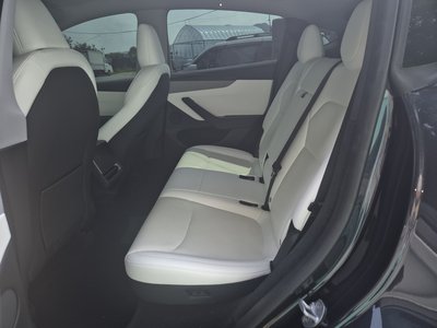 TESLA MODEL Y - 10