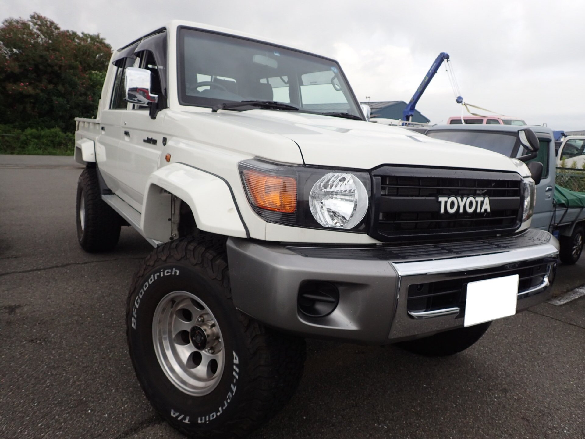 TOYOTA LAND CRUISER 70 PICKUP - View 1