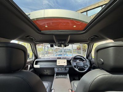 LAND ROVER DEFENDER - 9