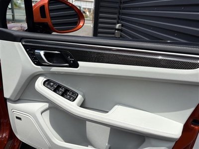 صورة مصغرة 13 لـ 2023 Porsche MACAN