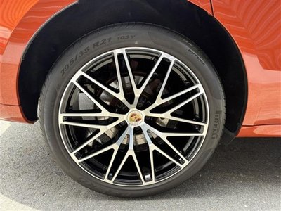 صورة 6 لـ 2023 Porsche MACAN