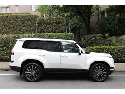 صورة مصغرة 23 لـ 2025 Lexus GX