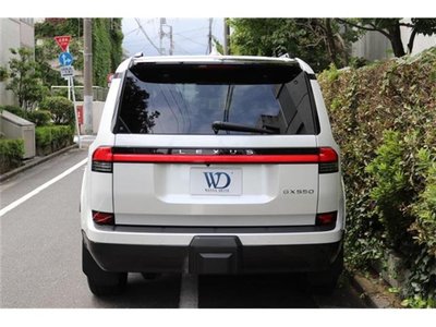 صورة 7 لـ 2025 Lexus GX