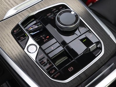صورة 9 لـ 2025 BMW X7