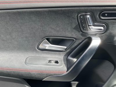 MERCEDES-BENZ CLA - 10