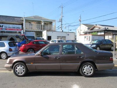 MERCEDES-BENZ E-CLASS - 10