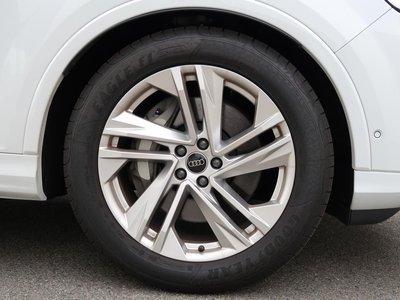 AUDI Q7 - 8