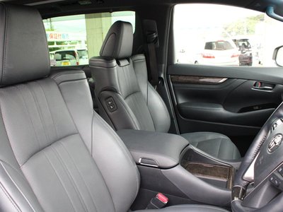 2021 Toyota ALPHARD — фото 9
