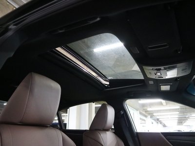 صورة 2 لـ 2023 Lexus ES