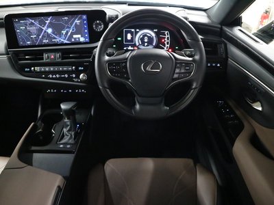 2023 Lexus ES thumbnail 14