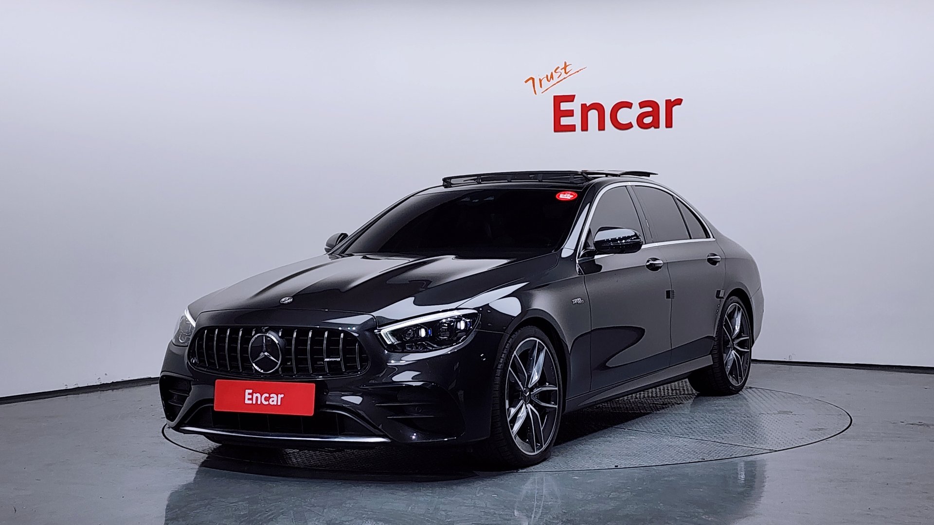 MERCEDES-BENZ E-CLASS - View 1