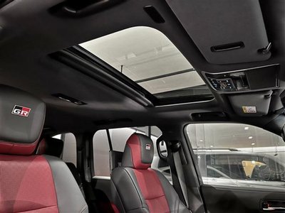 صورة مصغرة 13 لـ 2023 Toyota LAND CRUISER 300