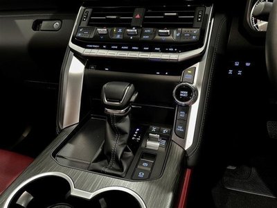 صورة مصغرة 12 لـ 2023 Toyota LAND CRUISER 300