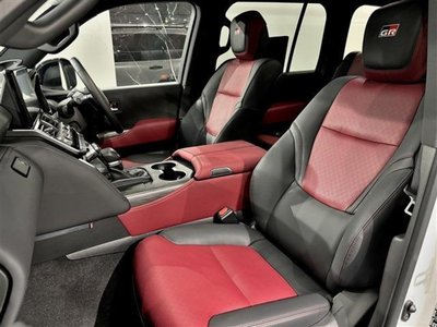 صورة مصغرة 15 لـ 2023 Toyota LAND CRUISER 300