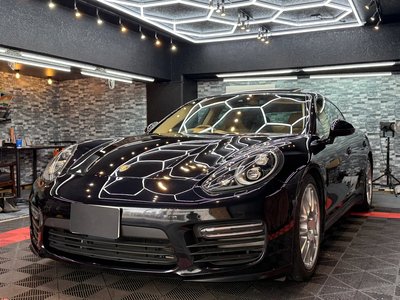 PORSCHE PANAMERA - 10